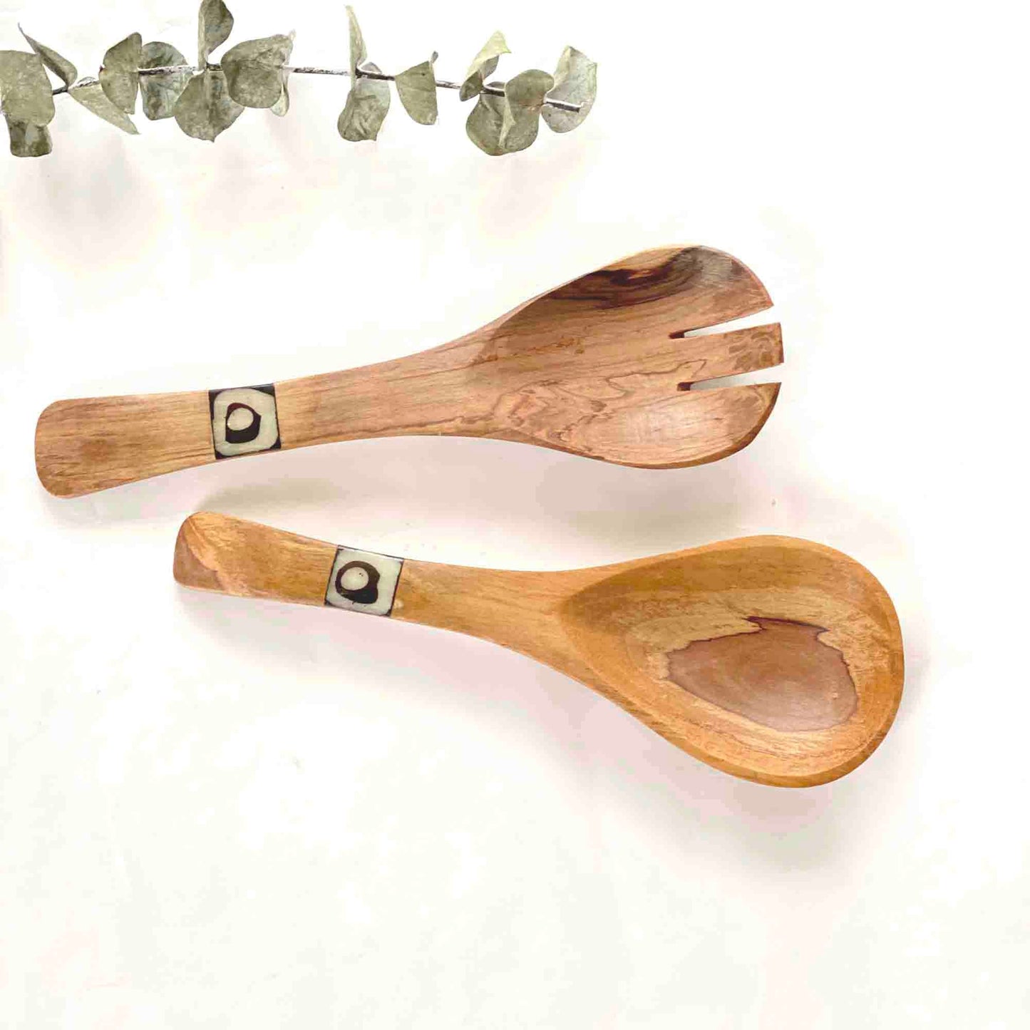 olive-wood-serving-set-small-with-batik-inlay