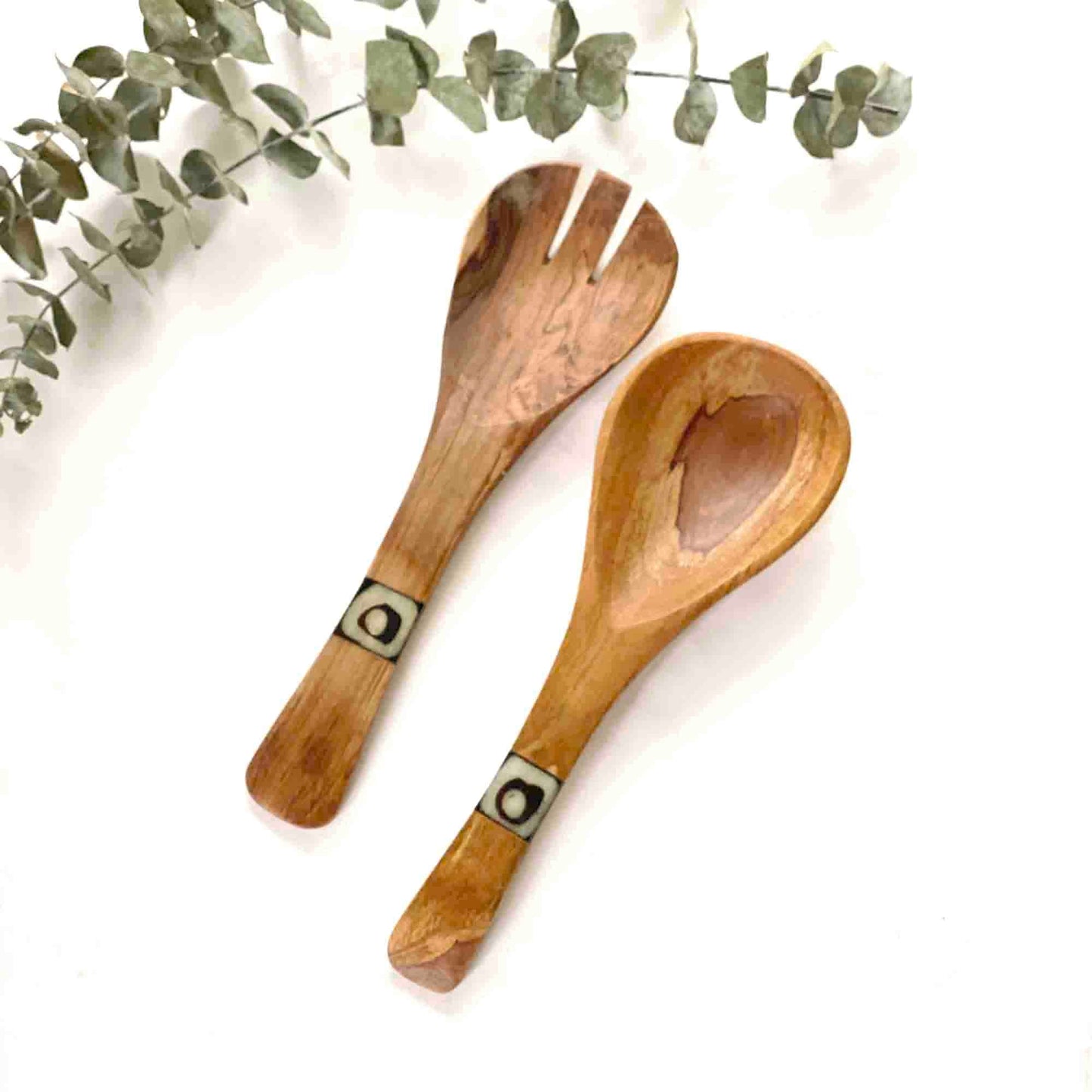 olive-wood-serving-set-small-with-batik-inlay