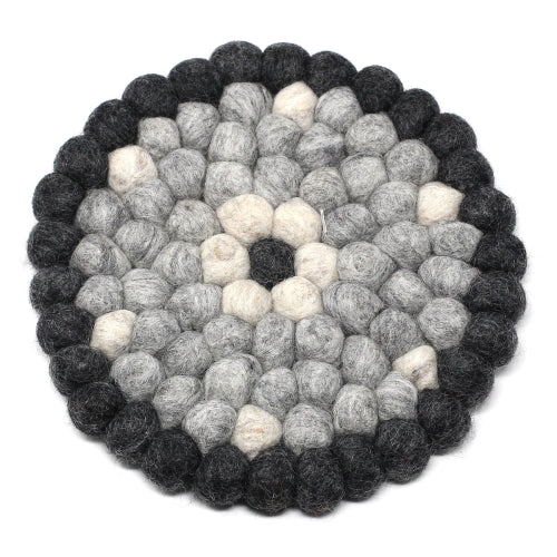 hand-crafted-felt-ball-trivets-from-nepal-round-flower-design-black-grey-global-groove-t