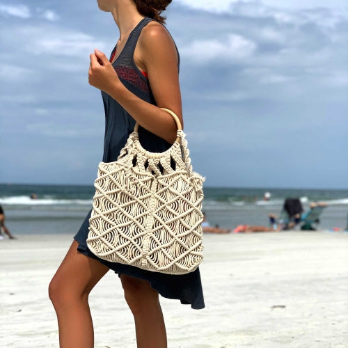 macrame-bag-with-wooden-handle