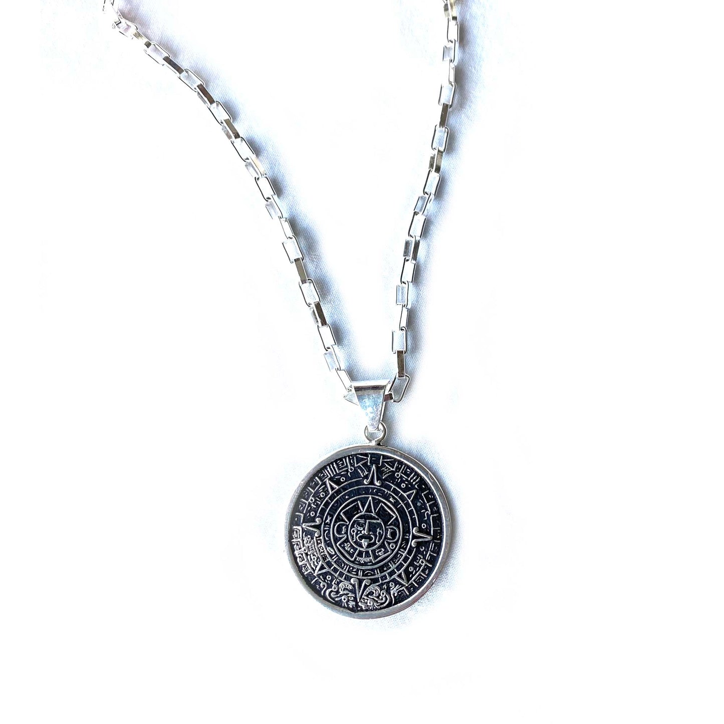 alpaca-silver-aztec-calendar-pendant-with-chain