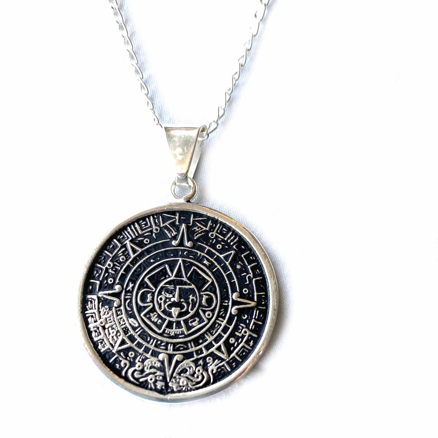 alpaca-silver-aztec-calendar-pendant-with-chain