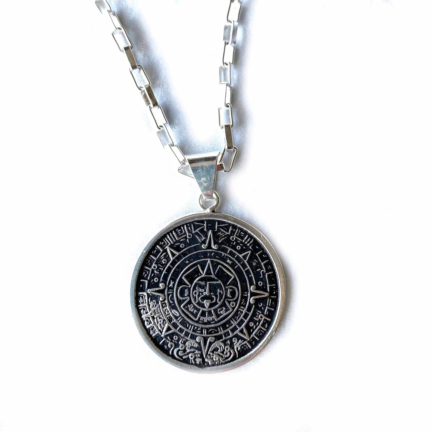 alpaca-silver-aztec-calendar-pendant-with-chain