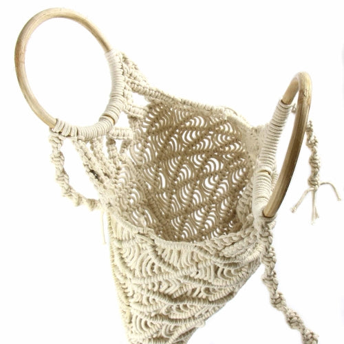 macrame-bag-with-wooden-handle