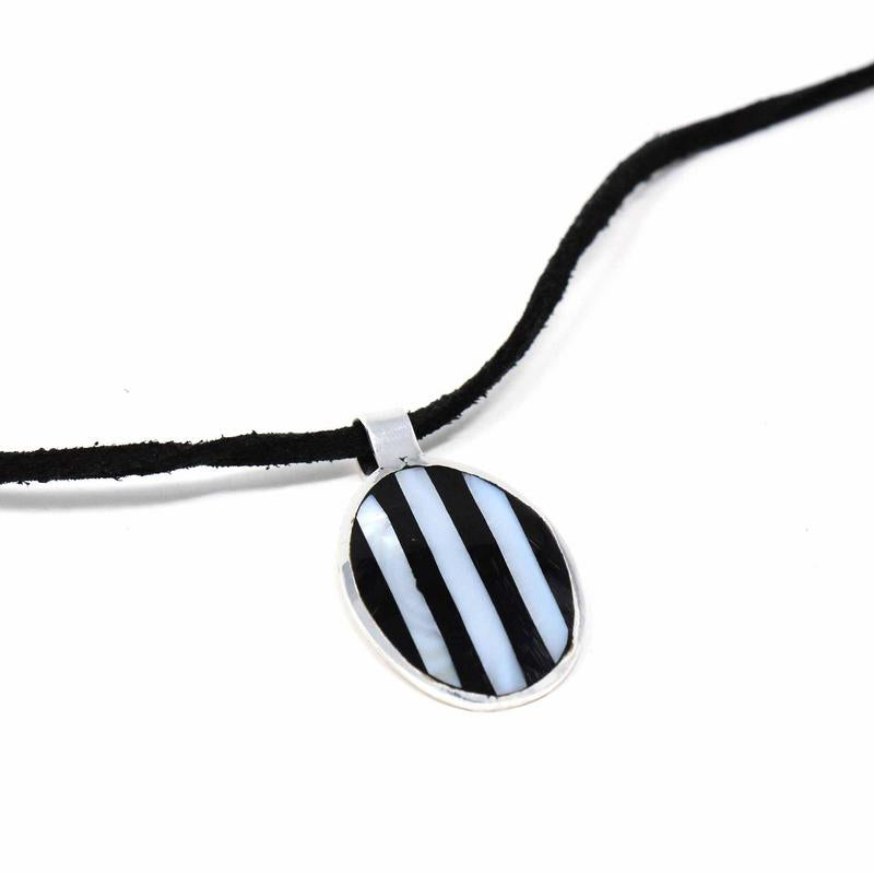 pendant-alabalone-and-black-stripe