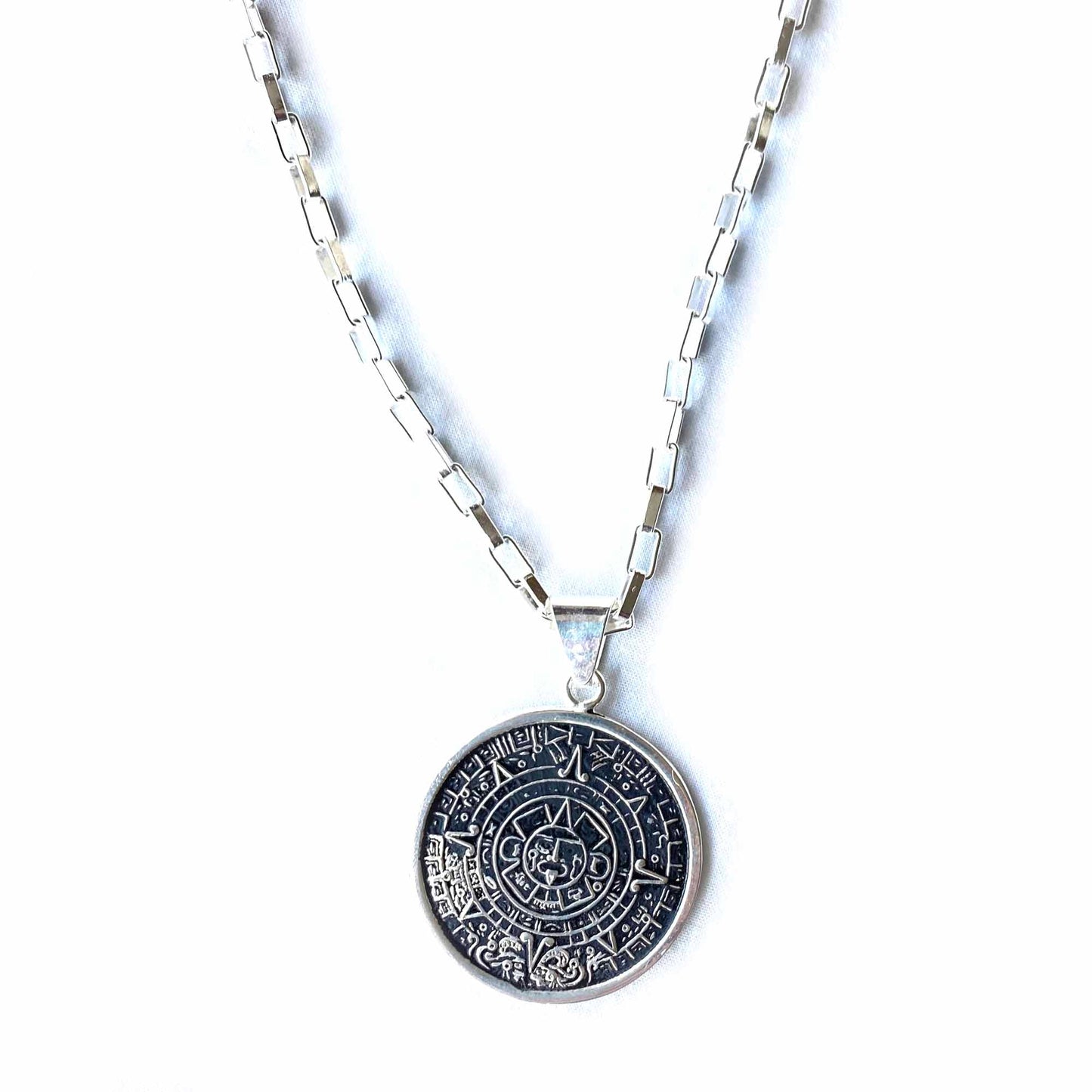 alpaca-silver-aztec-calendar-pendant-with-chain