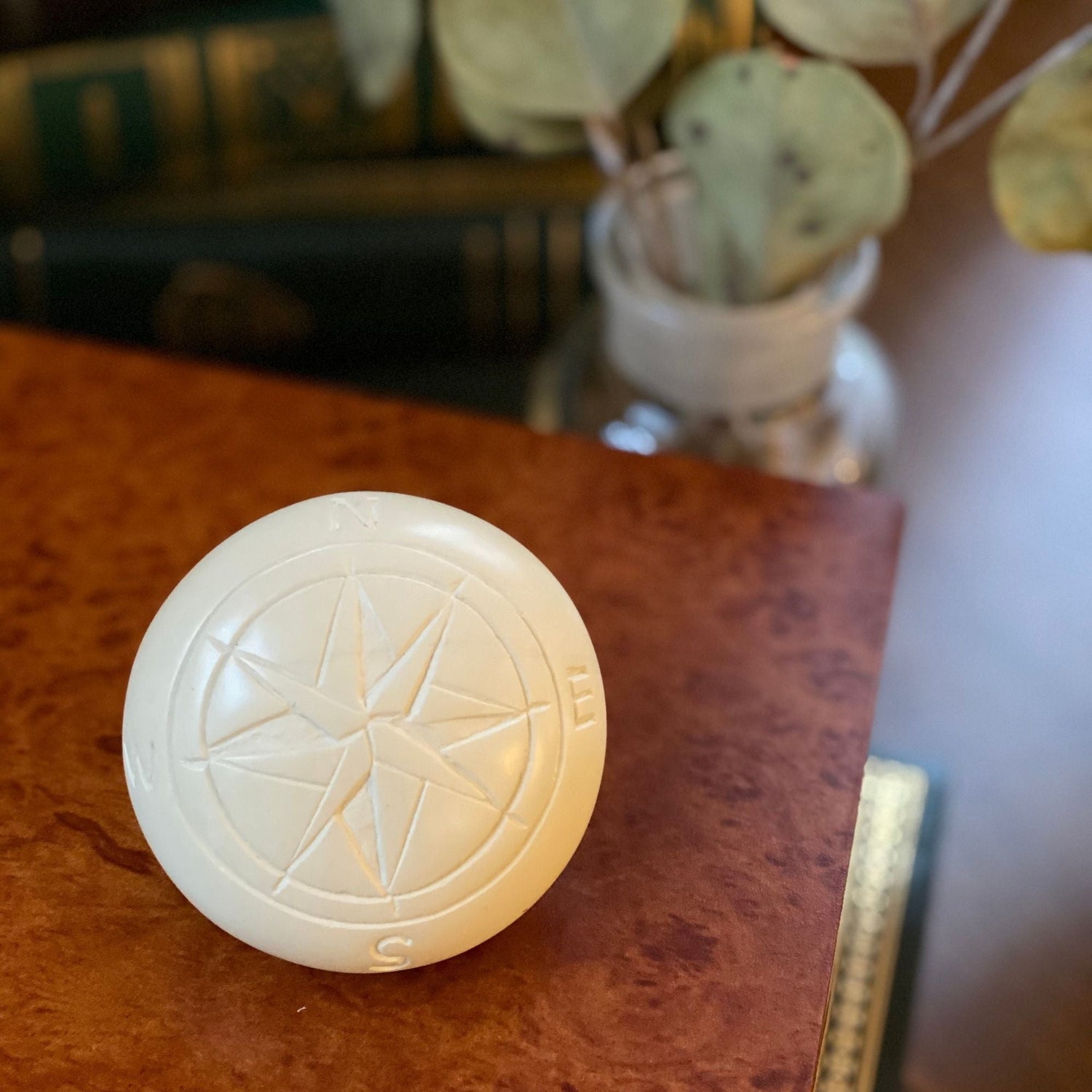 compass-soapstone-sculpture-natural-stone-1