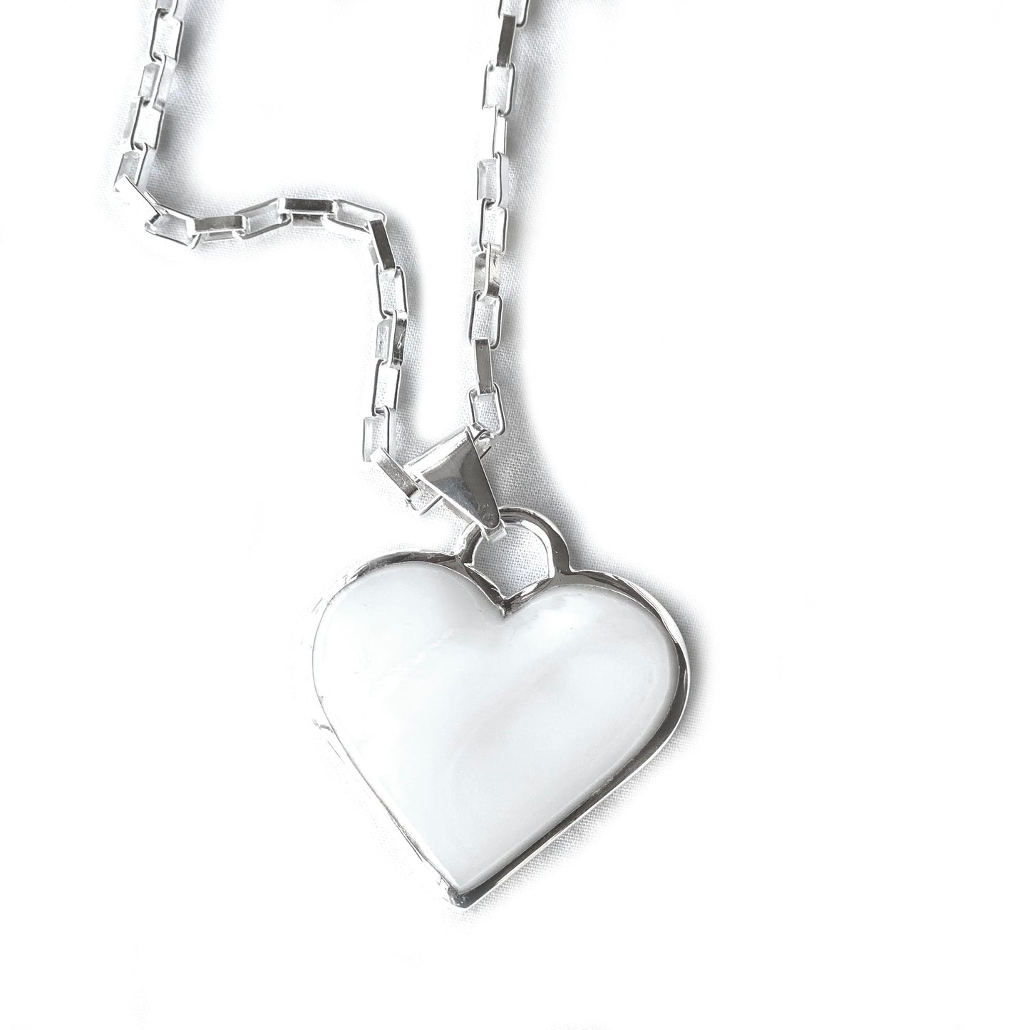 corazon-blanco-white-heart-pendant-with-chain